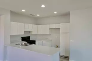 8868 N 66th Ave, Glendale, AZ 85302 - Photo 5