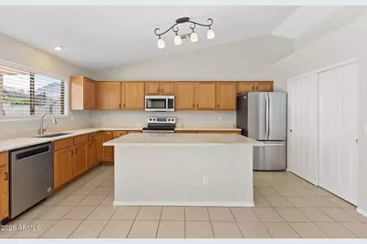 15281 W Hearn Road, Surprise, AZ 85379 - Photo 3