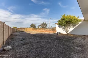 328 E Monte Wy, Phoenix, AZ 85042 - Photo 33