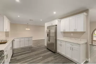 328 E Monte Way, Phoenix, AZ 85042 - Photo 9