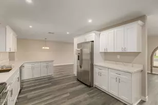 328 E Monte Wy, Phoenix, AZ 85042 - Photo 9