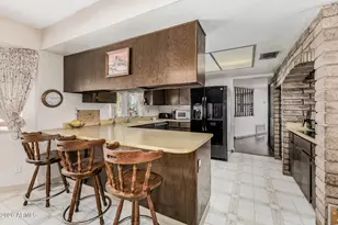 2458 N Terrace Cir, Mesa, AZ 85203 - Photo 9