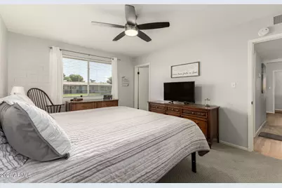 11038 N Coggins Drive, Sun City, AZ 85351 - Photo 9