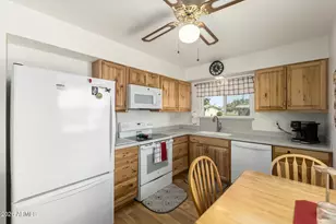 11038 N Coggins Dr, Sun City, AZ 85351 - Photo 17