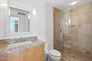 2402 E Esplanade Ln, Phoenix, AZ 85016 - Photo 25