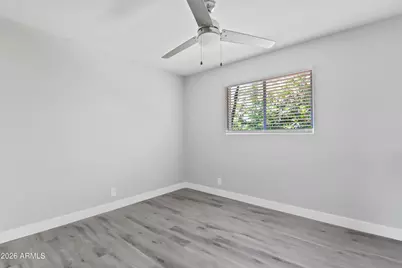 35 W Medlock Drive #3, Phoenix, AZ 85013 - Photo 11