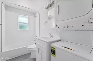 35 W Medlock Dr, Phoenix, AZ 85013 - Photo 13