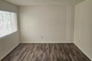 521 E Bethany Home Rd, Phoenix, AZ 85012 - Photo 1