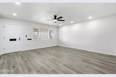 10528 W Saratoga Circle, Sun City, AZ 85351 - Photo 3