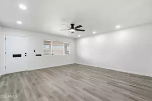 10528 W Saratoga Cir, Sun City, AZ 85351 - Photo 3