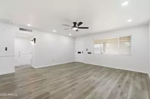 10528 W Saratoga Cir, Sun City, AZ 85351 - Photo 5
