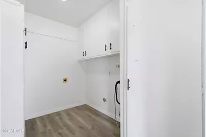 10528 W Saratoga Circle, Sun City, AZ 85351 - Photo 17