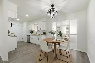 10528 W Saratoga Cir, Sun City, AZ 85351 - Photo 5