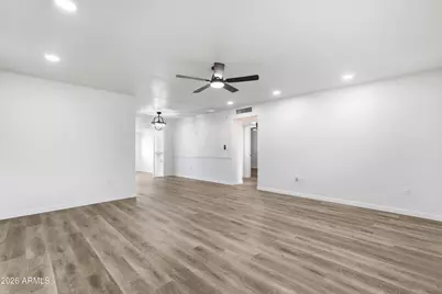 10528 W Saratoga Circle, Sun City, AZ 85351 - Photo 3