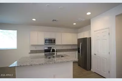 5722 W Getty Drive, Phoenix, AZ 85043 - Photo 11