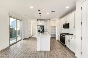 2042 W Lariat Ln, Phoenix, AZ 85085 - Photo 7