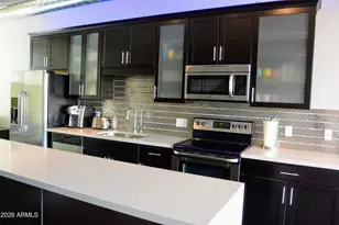 516 E Ames Pl, Phoenix, AZ 85004 - Photo 5