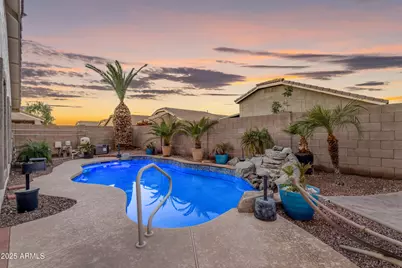 13438 W Redfield Road, Surprise, AZ 85379 - Photo 5