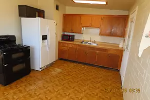 233 W Berridge Dr, Sierra Vista, AZ 85635 - Photo 3