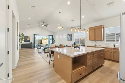 2009 E Don Carlos Avenue, Tempe, AZ 85281 - Photo 11