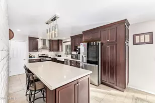 3201 W Acoma Dr, Phoenix, AZ 85053 - Photo 9