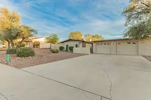 409 E Port Au Prince Ln, Phoenix, AZ 85022 - Photo 3