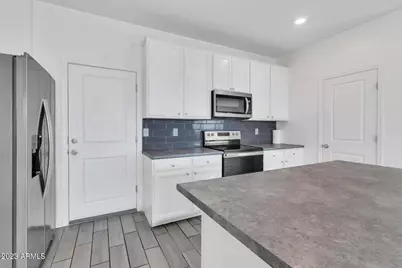 12575 W Midway Avenue, Glendale, AZ 85307 - Photo 11