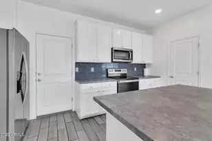 12575 W Midway Ave, Glendale, AZ 85307 - Photo 11