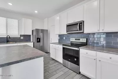 12575 W Midway Avenue, Glendale, AZ 85307 - Photo 17