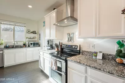 1813 E Grenadine Road, Phoenix, AZ 85040 - Photo 13