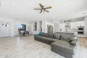 11 E Cavalry Dr, Phoenix, AZ 85086 - Photo 15