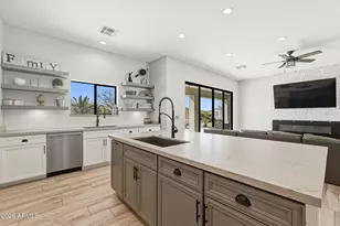 11 E Cavalry Dr, Phoenix, AZ 85086 - Photo 19