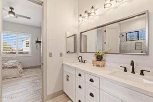 11 E Cavalry Dr, Phoenix, AZ 85086 - Photo 35