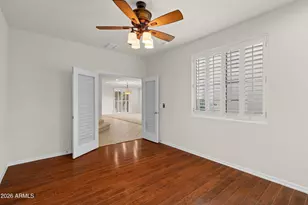 3724 E Robin Ln, Phoenix, AZ 85050 - Photo 11