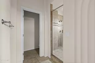 3724 E Robin Ln, Phoenix, AZ 85050 - Photo 19