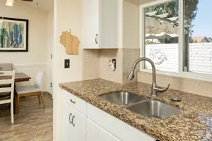 902 E Wagoner Rd, Phoenix, AZ 85022 - Photo 7