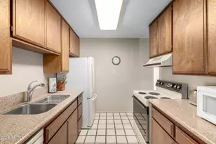 5525 E Thomas Rd, Phoenix, AZ 85018 - Photo 9