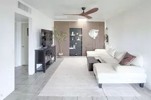 1011 E Medlock Dr, Phoenix, AZ 85014 - Photo 13