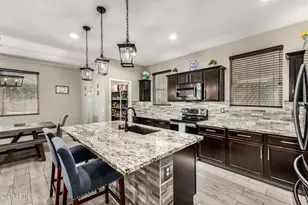 10172 W Carlota Ln, Peoria, AZ 85383 - Photo 3