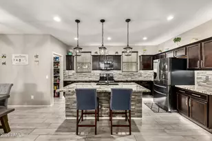10172 W Carlota Ln, Peoria, AZ 85383 - Photo 7