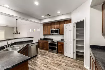 10028 W Marguerite Avenue, Tolleson, AZ 85353 - Photo 9