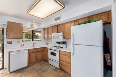 18014 N 136th Avenue, Sun City West, AZ 85375 - Photo 9