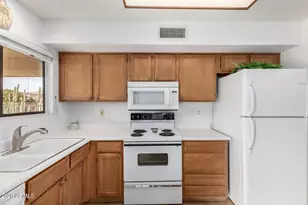 18014 N 136th Ave, Sun City West, AZ 85375 - Photo 11