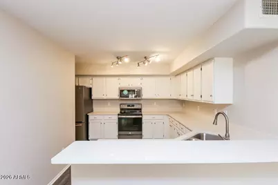 425 S Sunrise Drive, Gilbert, AZ 85233 - Photo 7