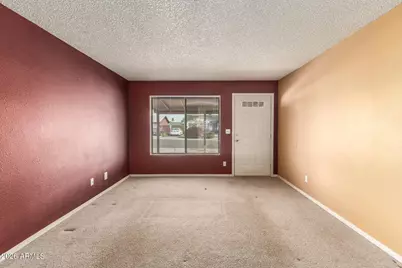 577 W Magdalena Drive, Tempe, AZ 85283 - Photo 5