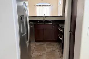 2725 E Mine Creek Rd, Phoenix, AZ 85024 - Photo 9