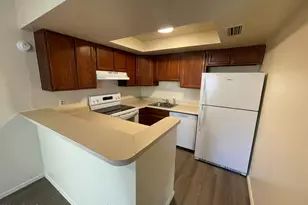 2040 S Longmore St, Mesa, AZ 85202 - Photo 5