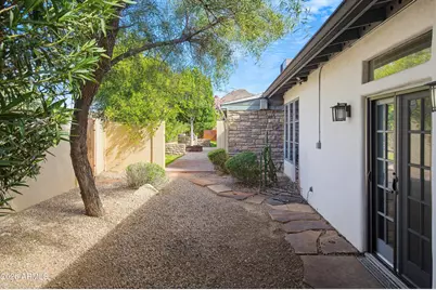 4030 E Stanford Drive, Phoenix, AZ 85018 - Photo 41