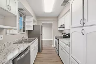 8050 W Weldon Ave, Phoenix, AZ 85033 - Photo 7