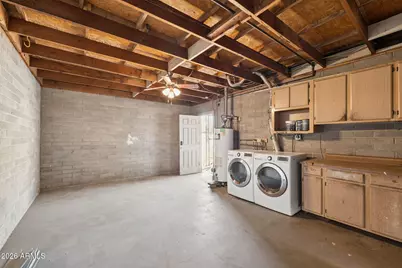 8050 W Weldon Avenue, Phoenix, AZ 85033 - Photo 15